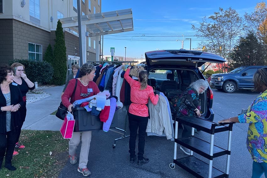 150 Coats Donated to Women's Shelter 5