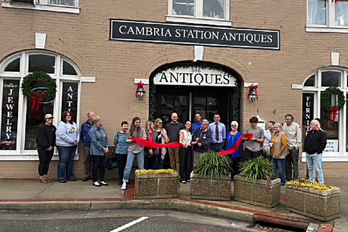 Cambria Station Antiques Ribboncutting 16