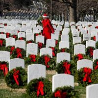 veterams-wreath-laying