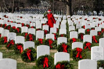 veterams-wreath-laying