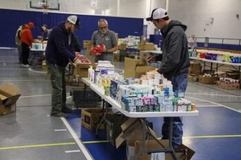 volunteers-packing