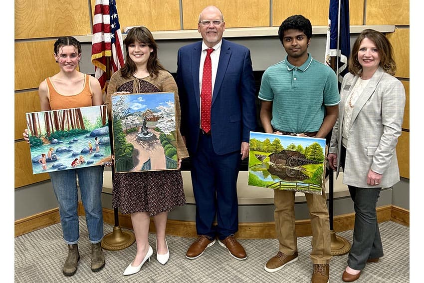 Blacksburg student wins art contest 1