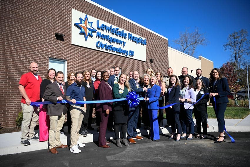 LewisGale Ribboncutting for new ER