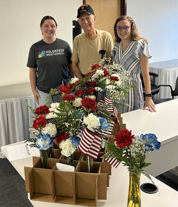 Volunteer Montgomery Flowers for Veterans: 2