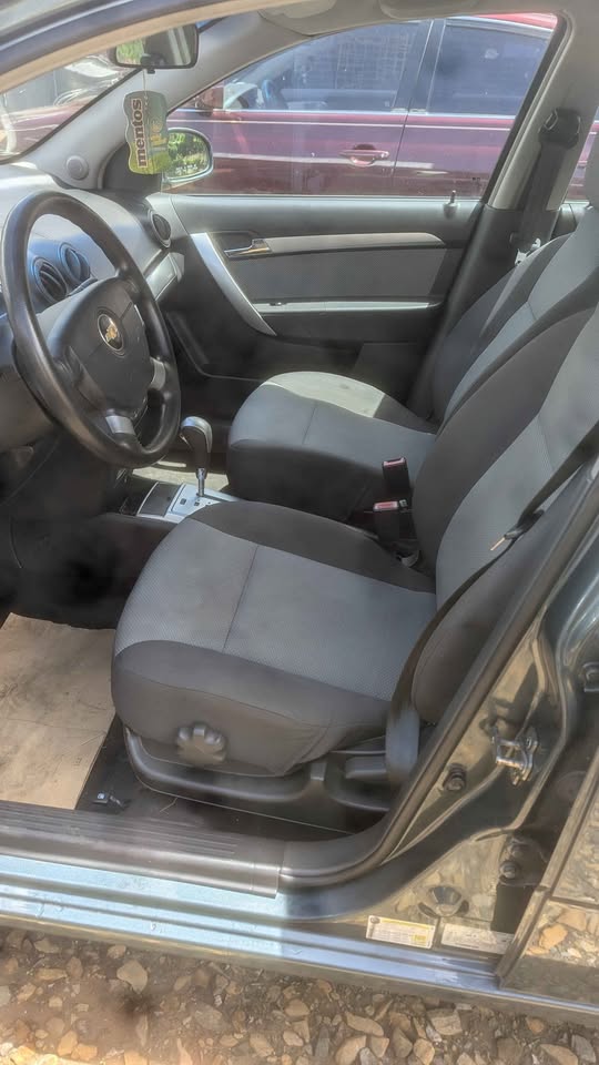 2011 Chevrolet aveo LT Hatchback 4D 1